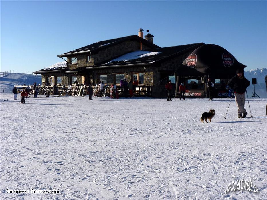 39 RIFUGIO AI PIEDI DEL PORA.JPG